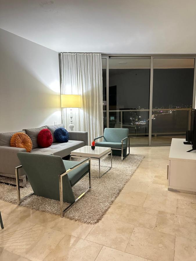 5 Estrellas, Vista Al Mar Panama City